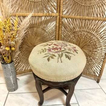 Tabouret de piano réglable ancien Napoléon III et canevas fleuri